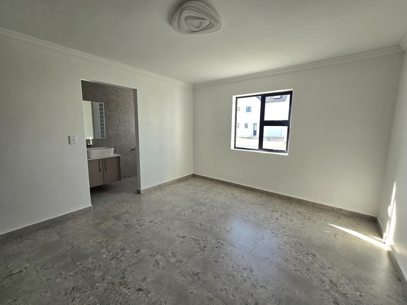 3 Bedroom Property for Sale in Britannia Bay Western Cape